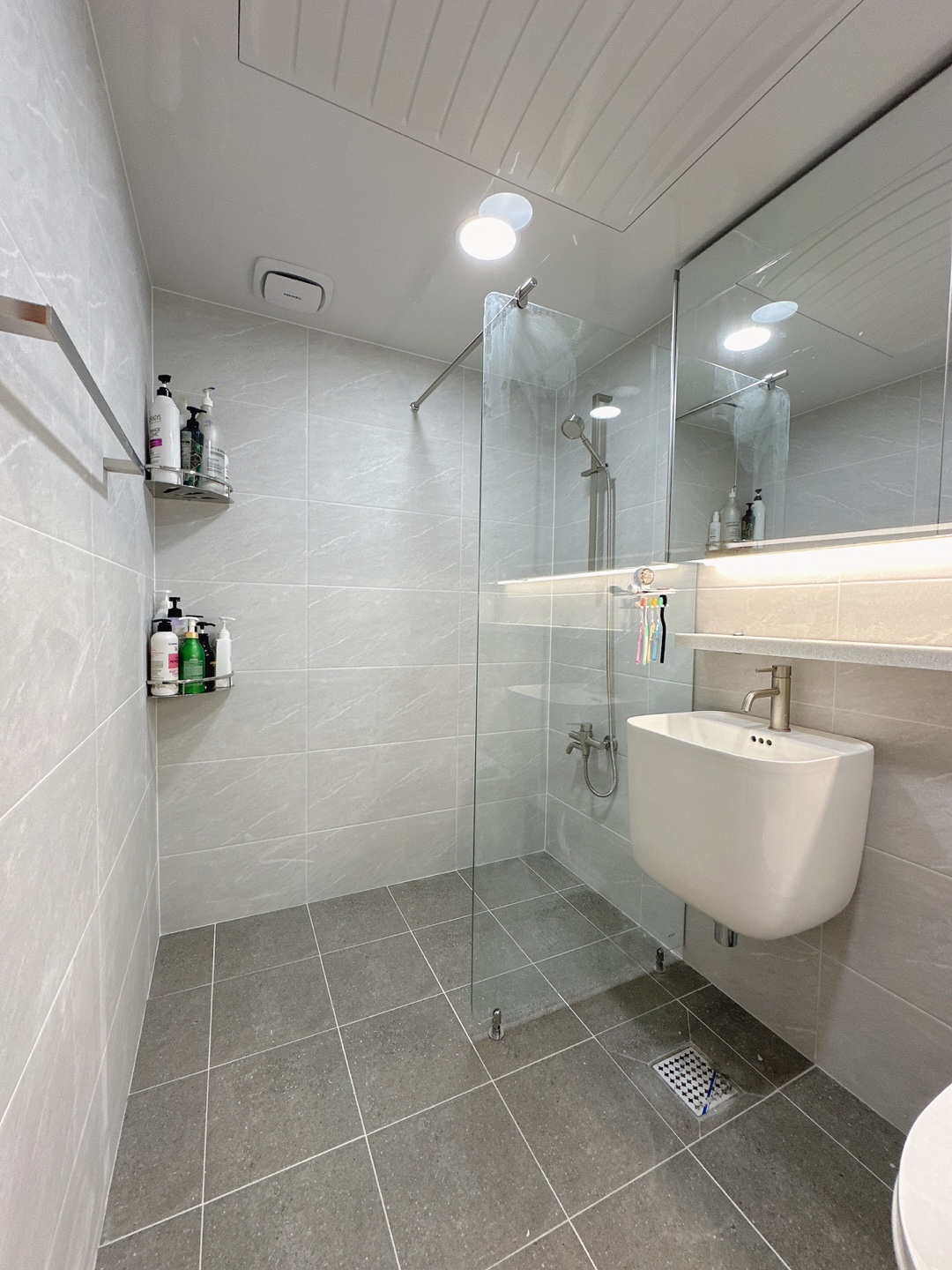 /user/b/borntileandbath/editor/2312/ab5a6479c09a47d08c01bf70836a4adc_1703315972_2213.jpg 이미지크게보기