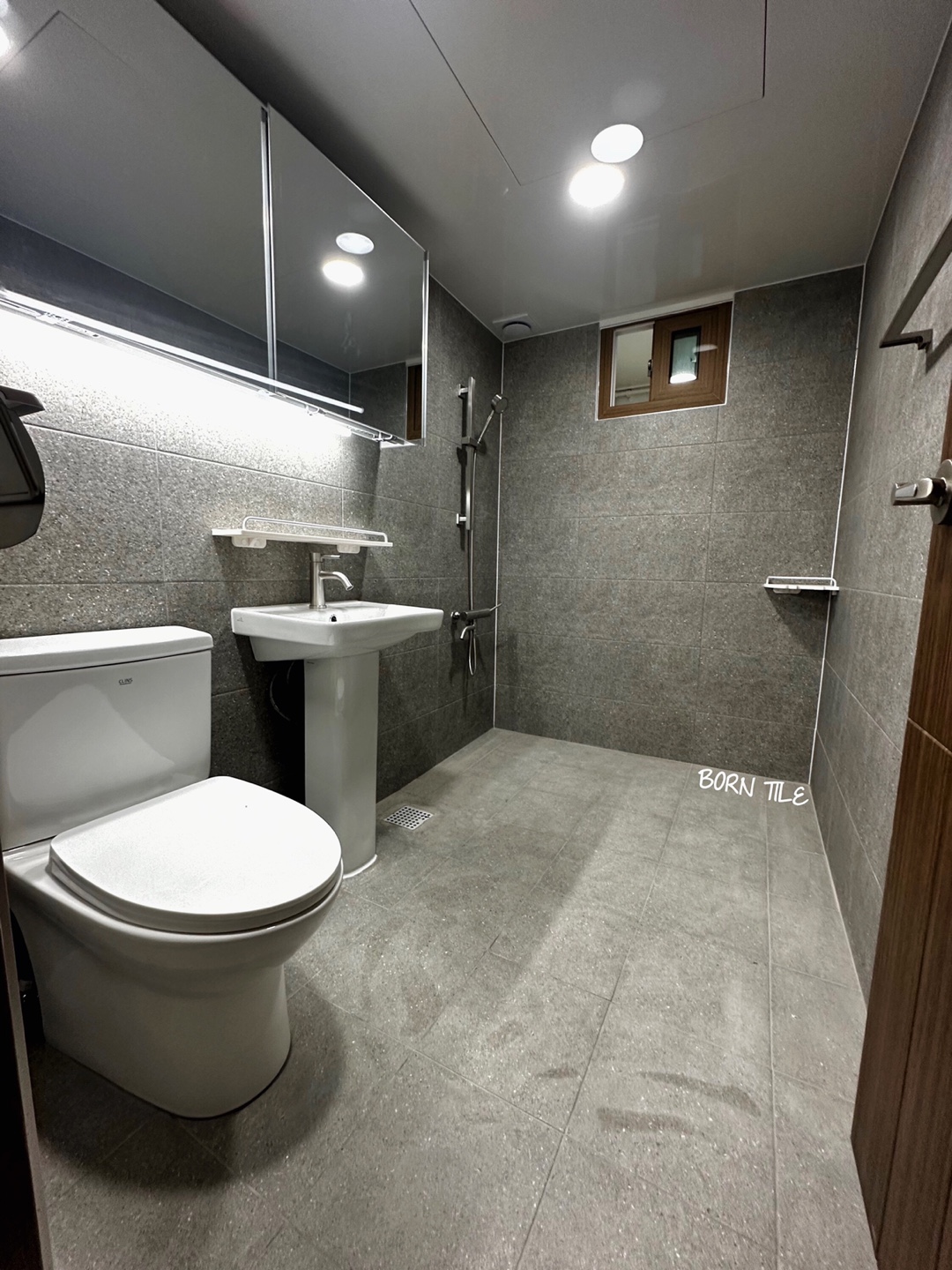 /user/b/borntileandbath/editor/2404/49118504a5a1dae53334f471f9e8f99a_1712505871_7339.jpg 이미지크게보기