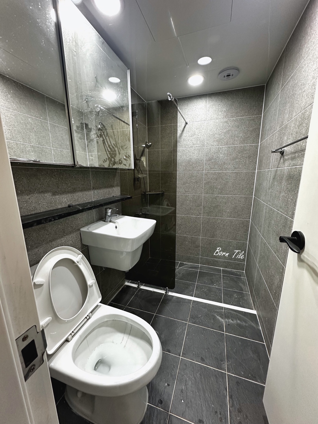 /user/b/borntileandbath/editor/2404/49118504a5a1dae53334f471f9e8f99a_1712505966_5597.jpg 이미지크게보기