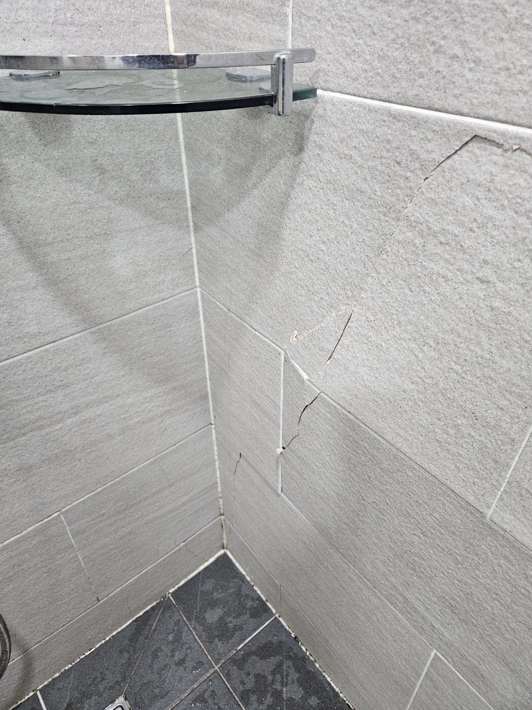 /user/b/borntileandbath/editor/2404/49118504a5a1dae53334f471f9e8f99a_1712505967_4048.jpg 이미지크게보기